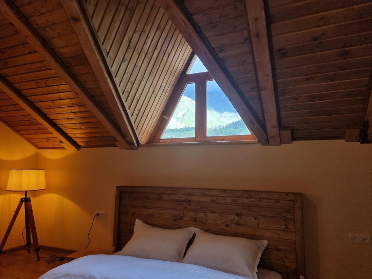 Graf Kazbegi Hotel Buitenkant foto