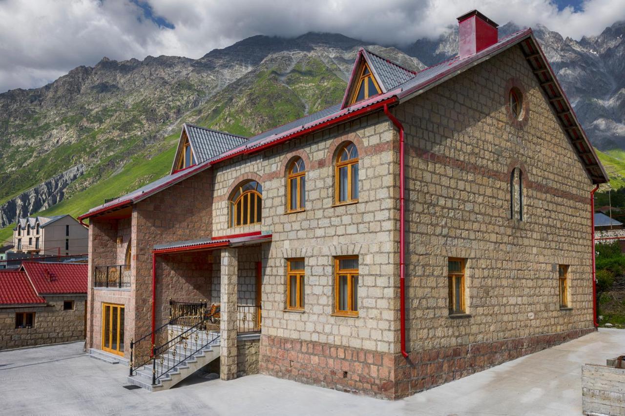 Graf Kazbegi Hotel Buitenkant foto