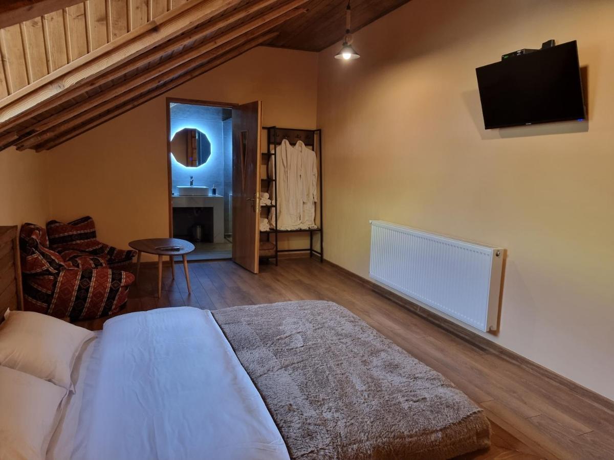 Graf Kazbegi Hotel Buitenkant foto