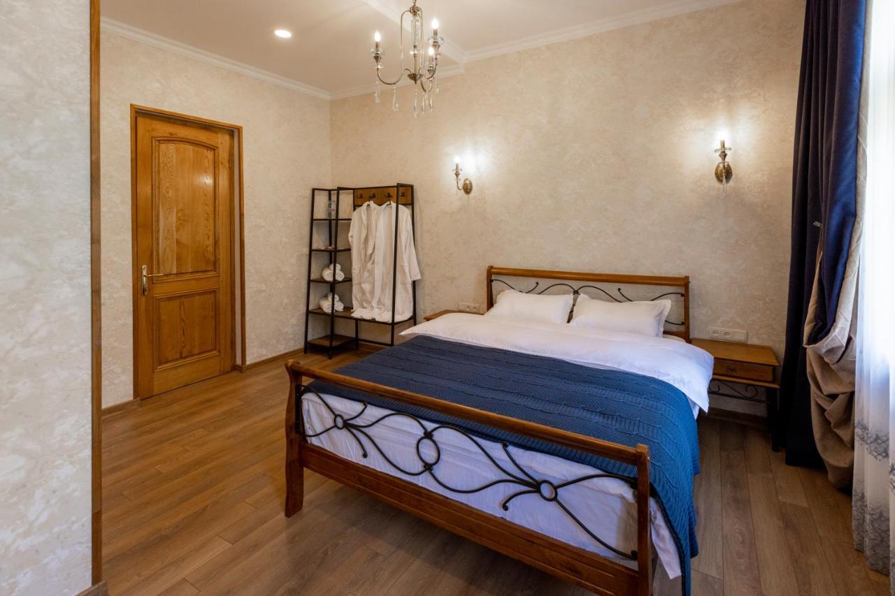 Graf Kazbegi Hotel Buitenkant foto