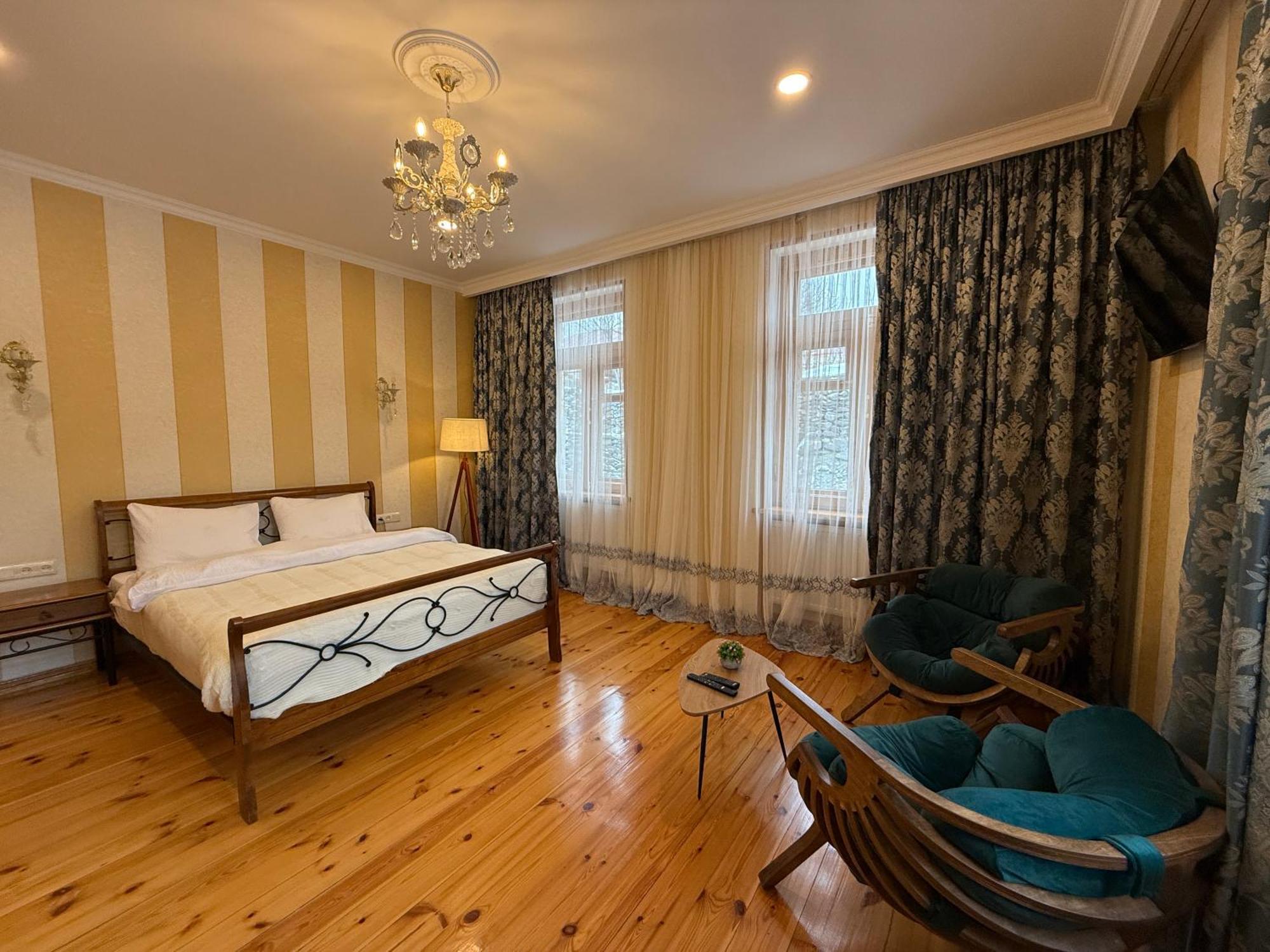 Graf Kazbegi Hotel Buitenkant foto