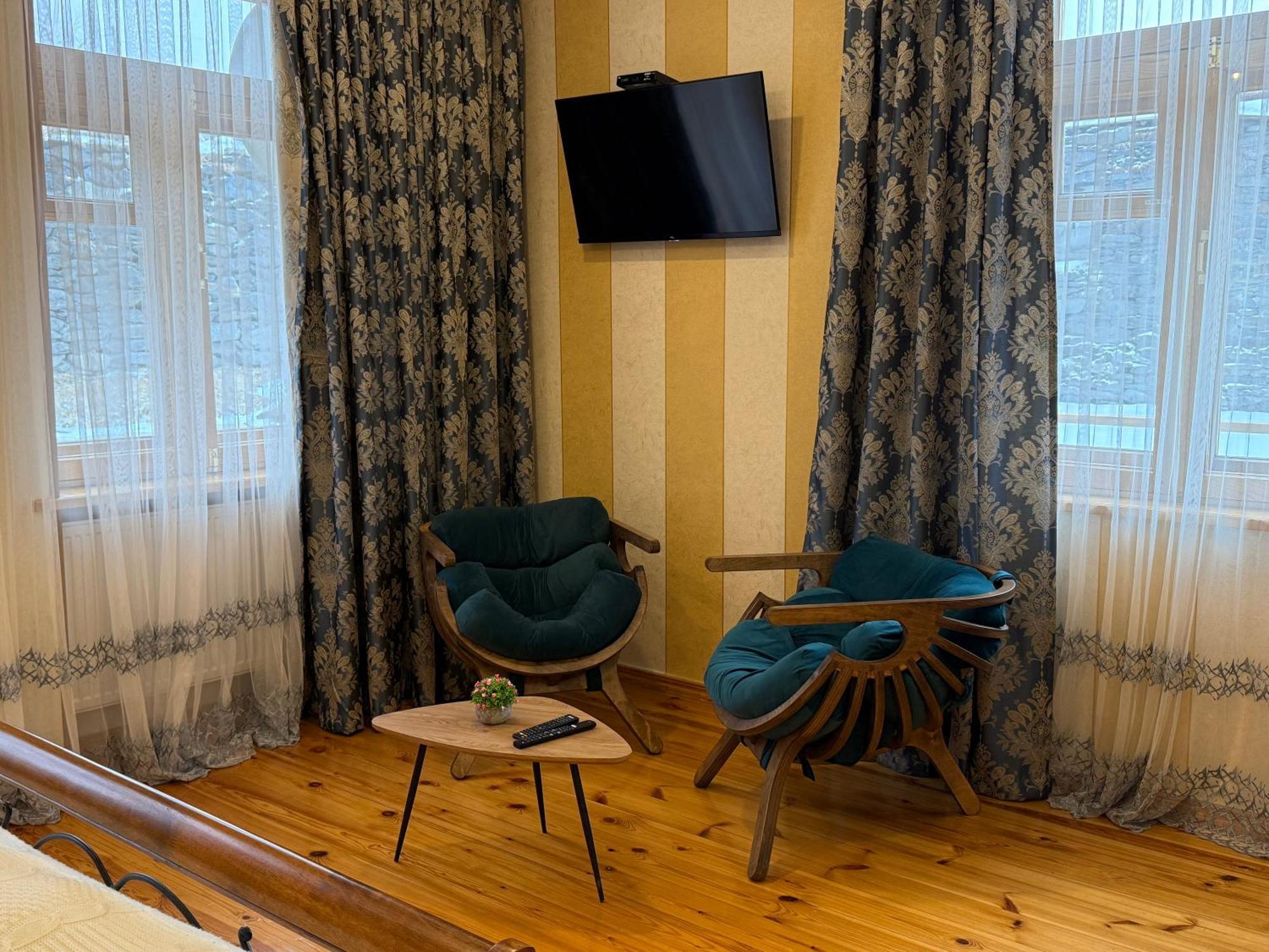 Graf Kazbegi Hotel Buitenkant foto