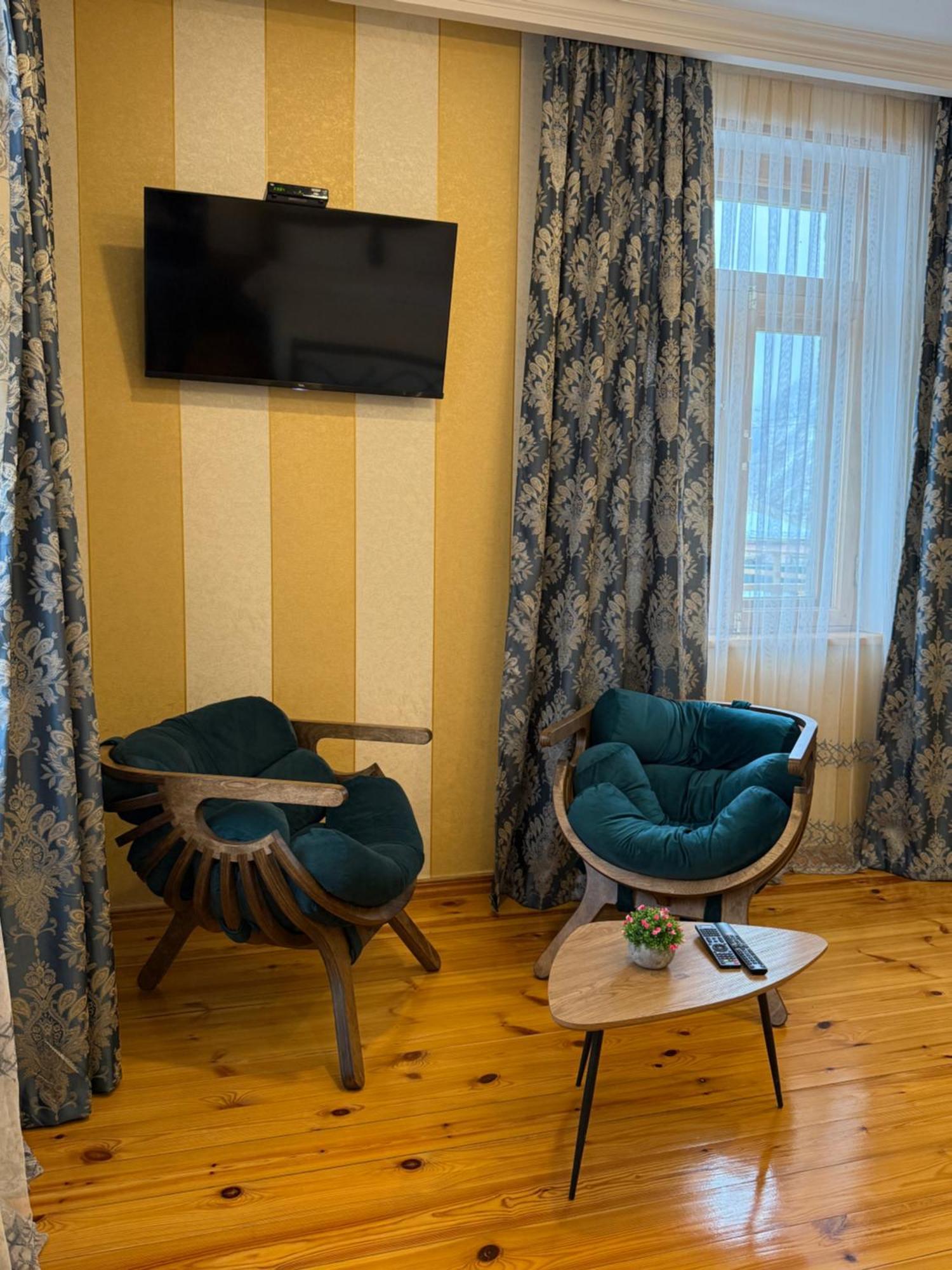 Graf Kazbegi Hotel Buitenkant foto